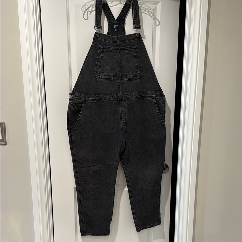 Gap Black Tapered Leg Denim Overalls. Size XXL. NWOT
